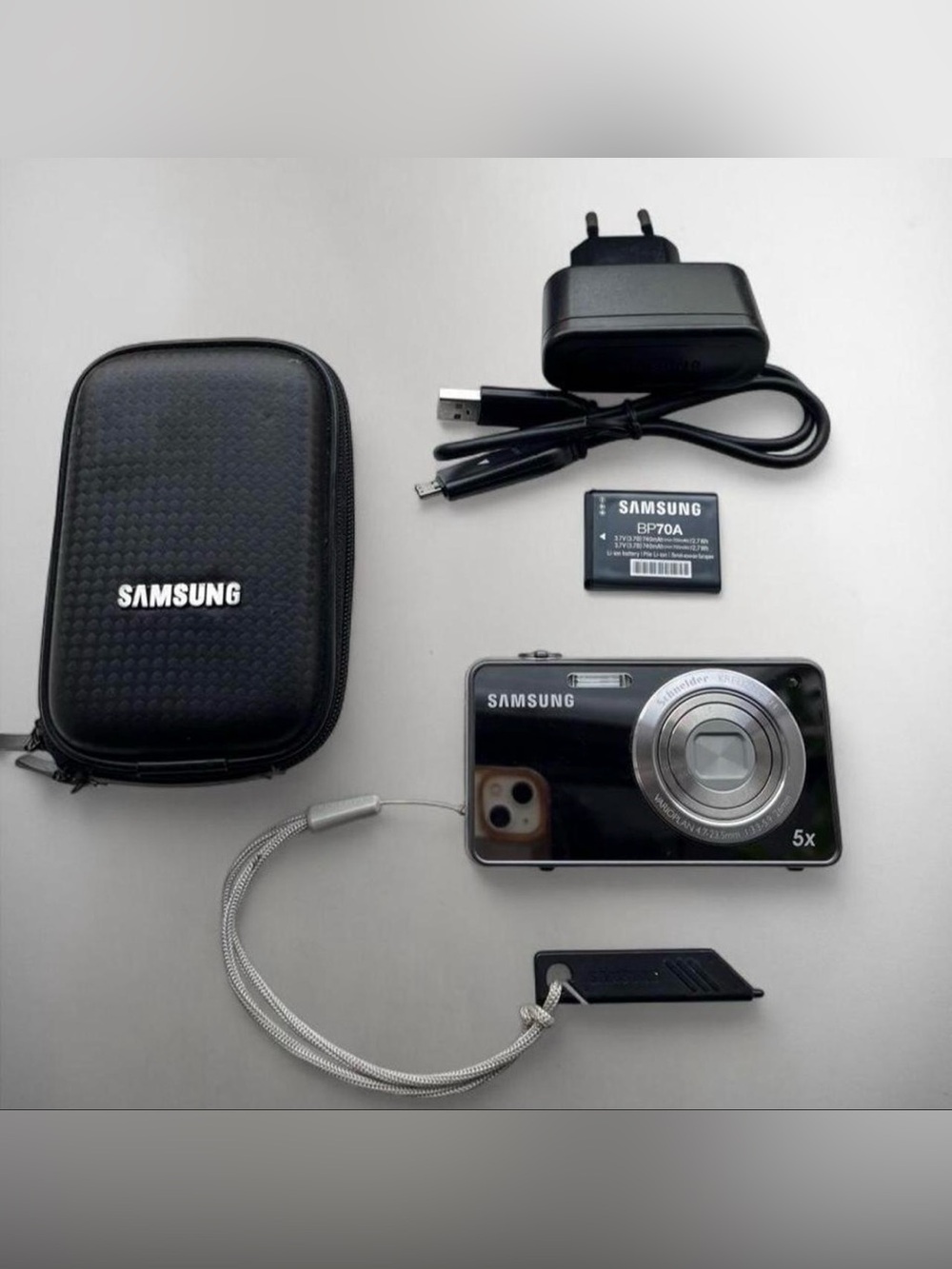 mint Samsung ST700 dual-view touchscreen camera includes Battery, Case, Charger